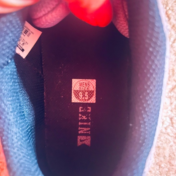 Nike men’s 9.5, worn once gray/black - Picture 2 of 8